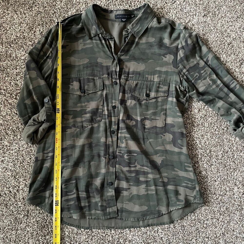 Sanctuary boyfriend fit camo button down shirt women’s size Large - Picture 4 of 9